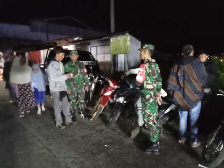 Pastikan Keamanan Wilayah Babinsa Rutin Laksanakan Patroli Malam