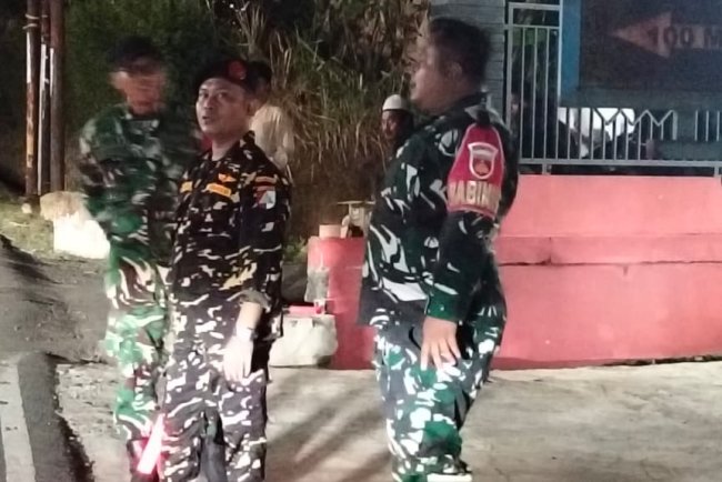 Untuk Memastikan Keamanan Anggota Koramil 07 Mandiraja melaksanakan Patroli malam bersama Banser