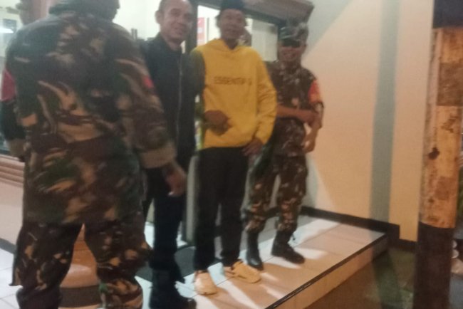 Lingkungan Aman Wargapun Nyaman Babinsa Rutin Laksanakan Patroli Malam
