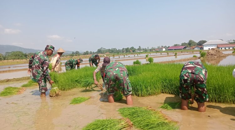 Babinsa bersama petani melaksanakan Daud