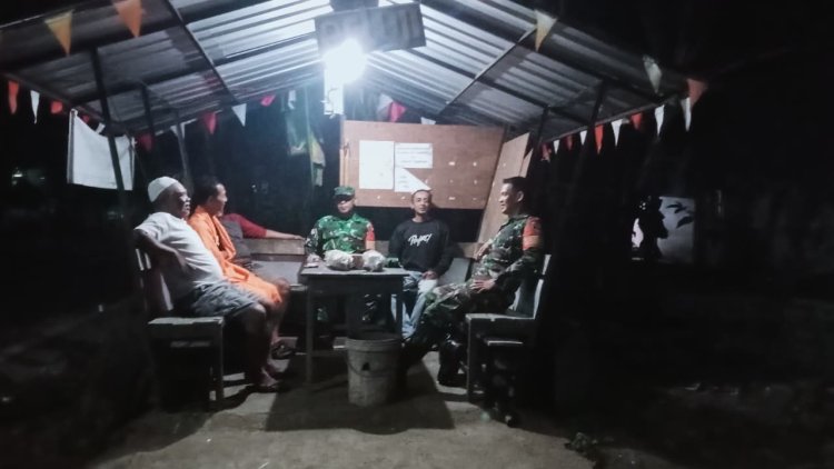 Babinsa Koramil 10 Bawang Intensifkan Patroli Siskamling di Desa Bandingan