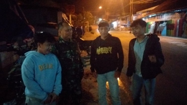 Babinsa Koramil 13 Banjarmangu Melaksanakan  Patroli Rutin Jaga Keamanan Wilayah