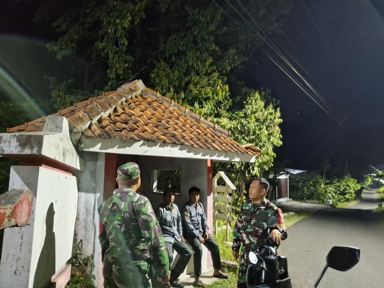 Patroli Gabungan TNI Perkuat Siskamling dan Keamanan Wilayah