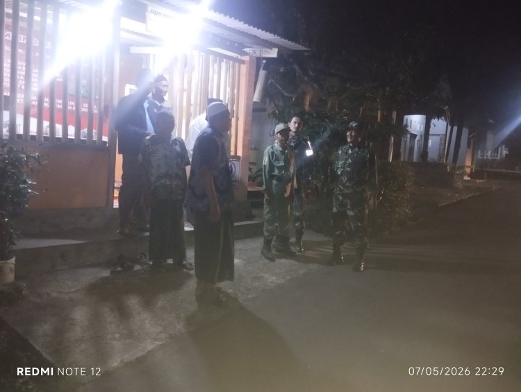 Danposramil Pagedongan Beserta Babinsa Dan Warga Gelar Patroli Siskamling