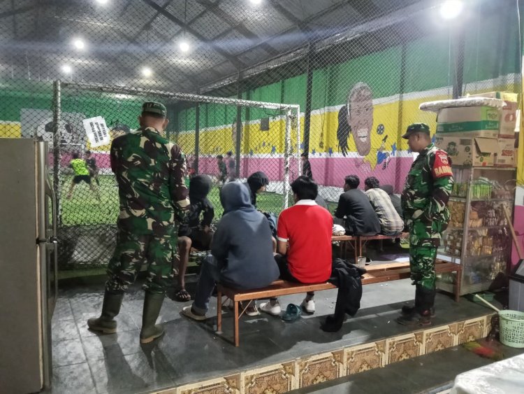 Babinsa Koramil 06 Kalibening Patroli Malam Cegah Gangguan Kamtibmas