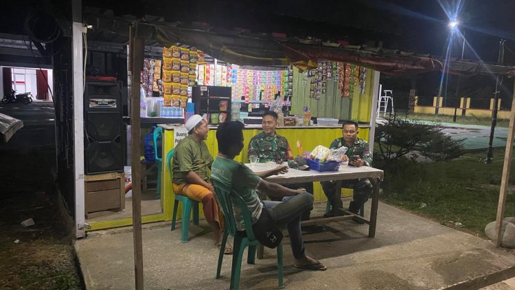 Babinsa Koramil 10 Bawang Intensifkan Patroli Malam di Pos Siskamling