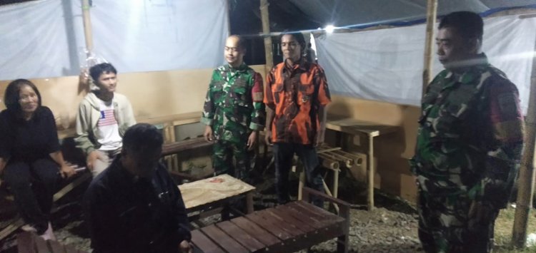 Patroli Malam Koramil 11 Punggelan Sosialisasikan Bahaya Miras Dan Narkoba