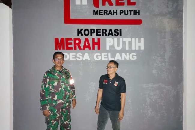 Bersama Ormas Pemuda Pancasila Babinsa Koramil 15 Rakit Melaksanakan Patroli Malam
