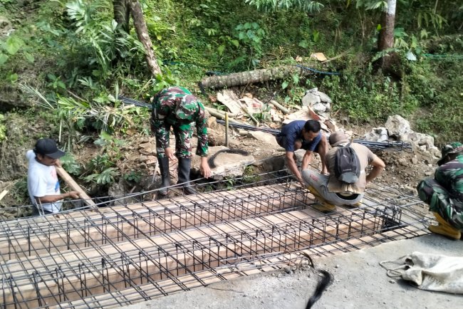 Rangka Besi Kokoh untuk TMMD Reg 129