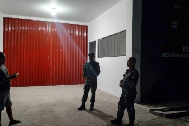 Babinsa Koramil 13 Banjarmangu Melaksanakan Patroli Bersama dengan Linmas dan Pemdes