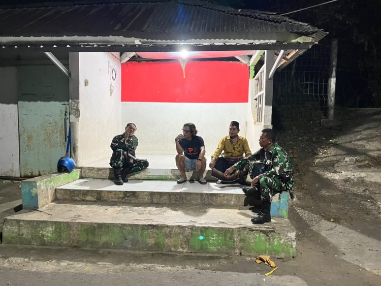 Jaga Kamtibmas Koramil 10 Bawang Intensifkan Patroli Siskamling di Desa Bawang