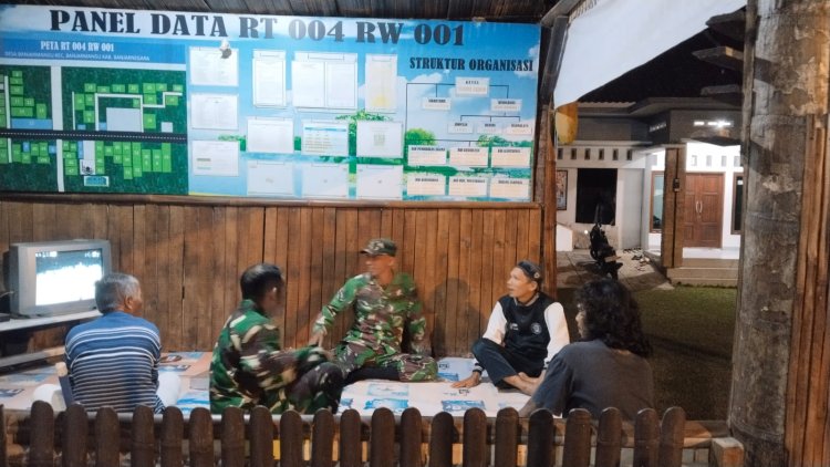 Babinsa Koramil 13 Banjarmangu Melaksanakan Patroli Bersama dengan Linmas dan Pemdes