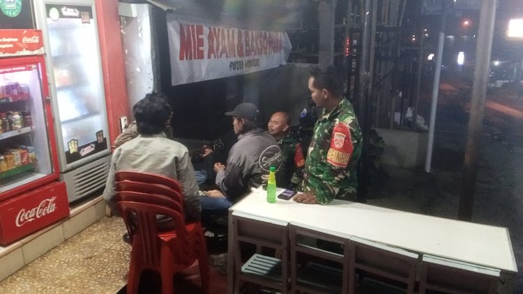 BABINSA KORAMIL 05 BATUR LAKSANAN PATROLI MALAM UNTUK KEAMANAN WILAYAH