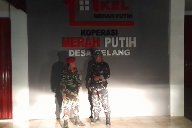 Koramil 15 Rakit Bersama anggota Kokam Tingkatkan Keamanan Desa