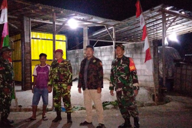 Babinsa dan Kokam Perkuat Siskamling di wilayah kecamatan Mandiraja