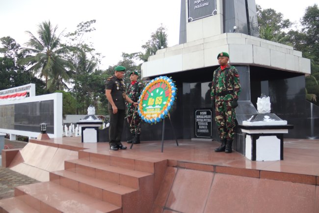 Dandim Banjarnegara Pimpin Ziarah Rombongan Kenang Jasa Pahlawan di HUT ke-65 Korem 071 Wijayakusuma