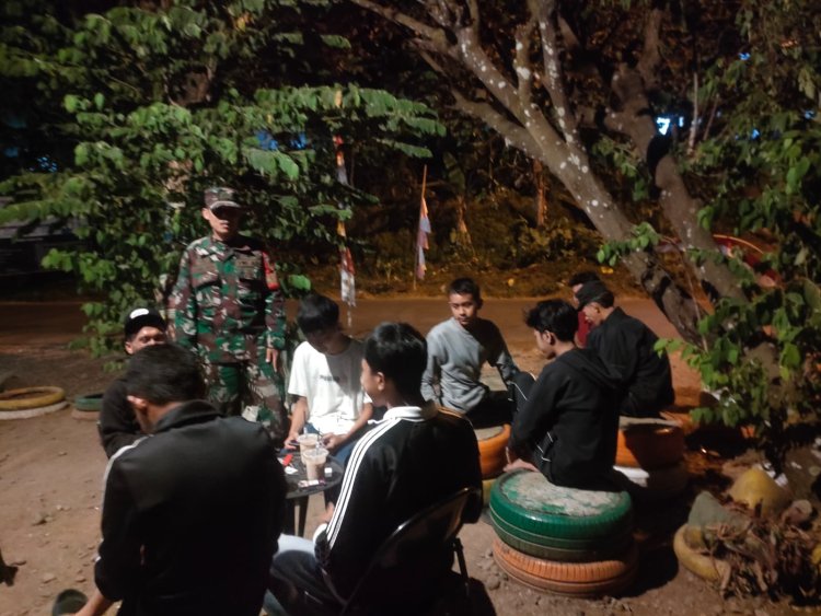 Jaga Keamanan Lingkungan, Koramil 11/Punggelan Laksanakan Patroli Siskamling
