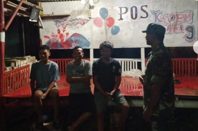 Babinsa Laksanakan Patroli Malam Cek Pos Ronda di Desa Purwonegoro