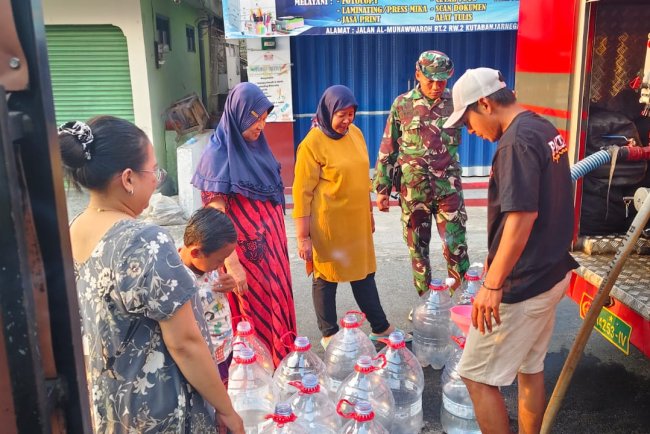 Kodim 0704 Banjarnegara Salurkan Bantuan Air Bersih Wujud Kepedulian TNI di Tengah Kemarau