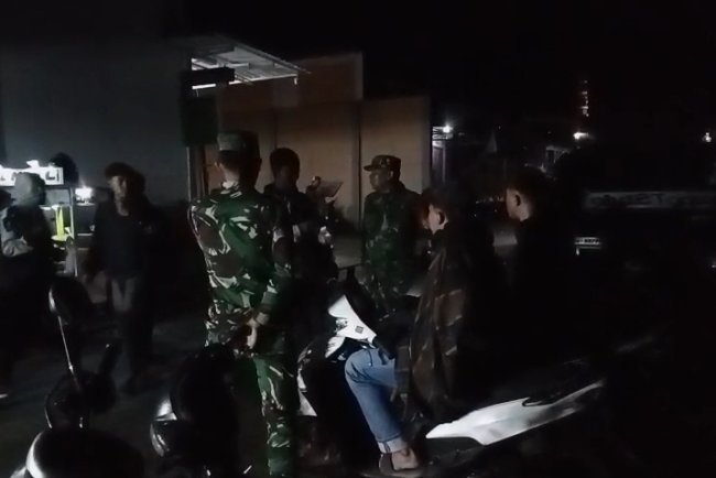 Koramil 05 Batur Gelar Patroli Malam Bersama Warga Desa Batur Jaga Kamtibmas