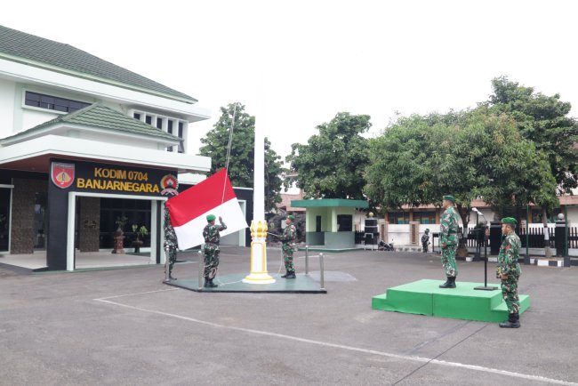 Kasdim 0704 Banjarnegara Pimpin Upacara 17-an Tekankan Kesiapsiagaan Hadapi Kekeringan dan Karhutla