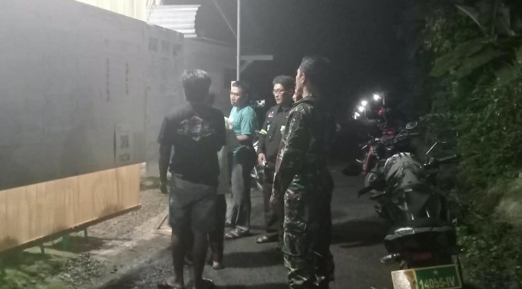 Ciptakan Rasa Aman Babinsa Koramil 08 Purwanegara Melaksanakan Patroli Rutin