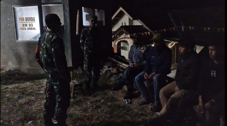 Babinsa Patroli Siskamling Bersama Warga Dan Linmas Jaga Keamanan dan Ketertiban Lingkungan