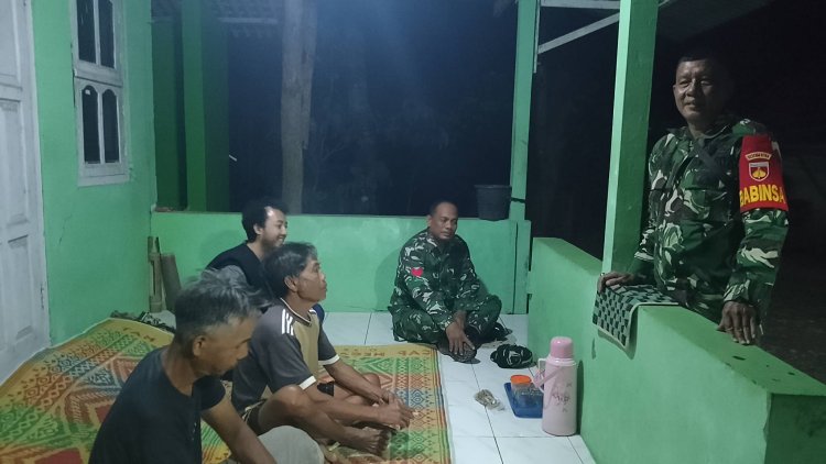 Patroli Siskamling, Babinsa Susukan Pastikan Lingkungan Warga Aman