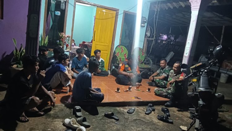 Babinsa Koramil 11/Punggelan Aktif melaksanakan Siskamling bersama warga binaan
