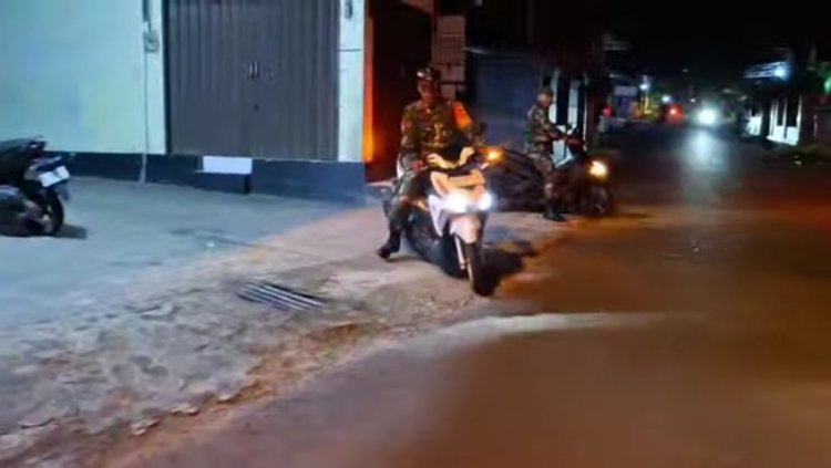 Patroli Gabungan TNI Perkuat Siskamling