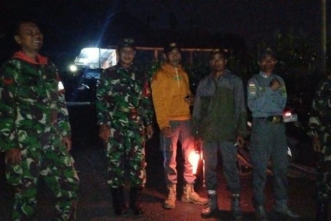 Koramil 16/Pejawaran Gelar Patroli Bersama Komponen Masyarakat Guna Ciptakan Kondisi Yang Aman