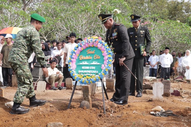 Dandim Banjarnegara Pimpin Upacara Pemakaman Militer Lettu Inf Harits Adam Yuseno
