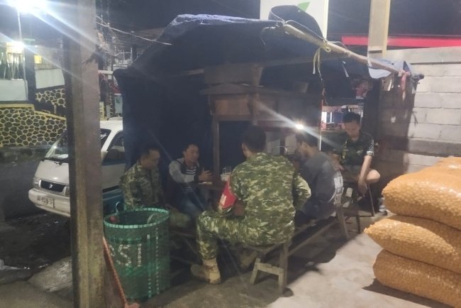 Patroli Gabungan TNI Perkuat Siskamling