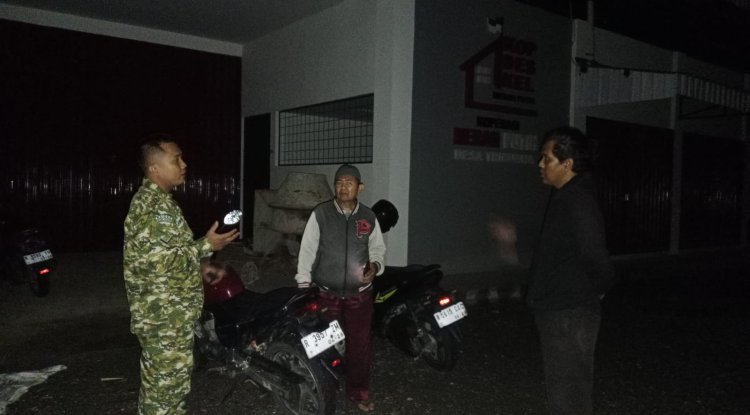 Pastikan lingkungan dan Fasilitas di wilayah aman, Babinsa laksanakan patroli di Desa Binaan