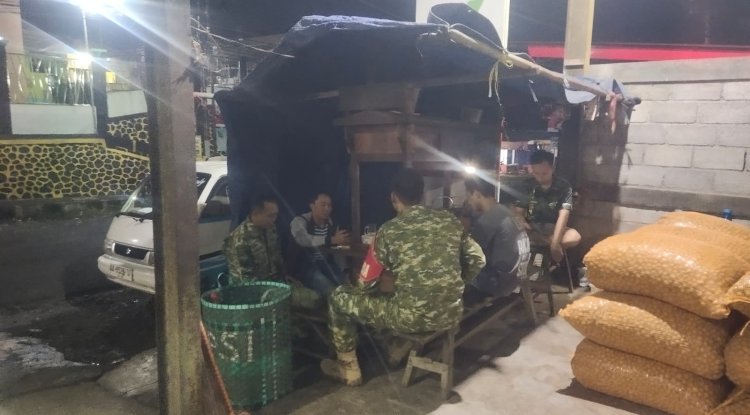 Patroli Gabungan TNI Perkuat Siskamling