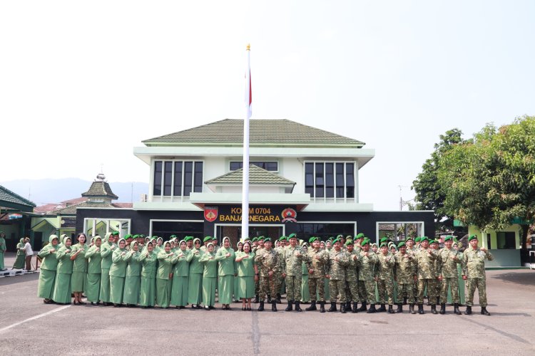 Dandim Banjarnegara Pimpin Kop Raport Kenaikan Pangkat Bintara dan Tamtama