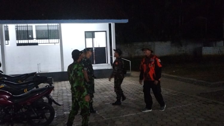 Menjaga keamanan wilayah Koramil 11/Punggelan Gelar Patroli Malam bersama Ormas