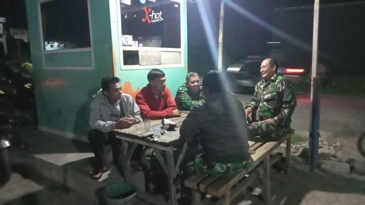 Keamanan Lingkungan Babinsa Koramil 17/Wanayasa melaksanakan Patroli Malam