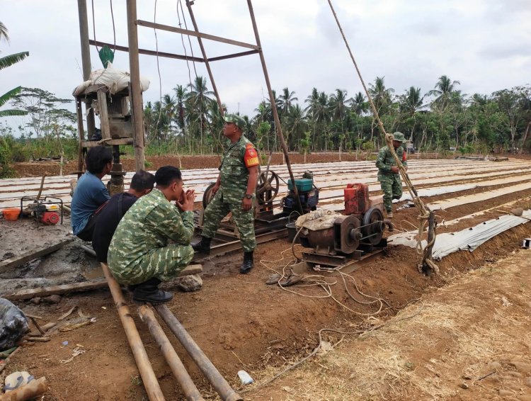 Koramil 08/Purwanegara Pendampingan Pengeboran Air Bersih di Desa Parakan